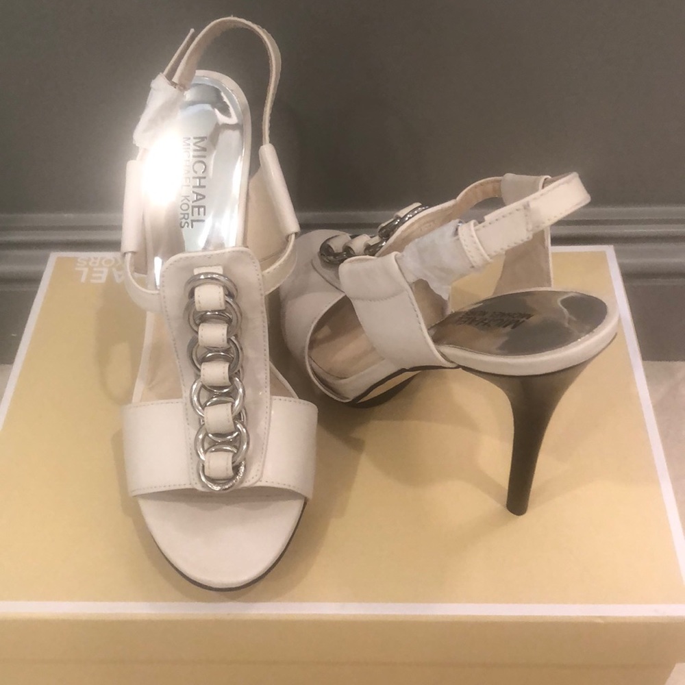 MICHAEL Michael Kors ivory color patent heels
